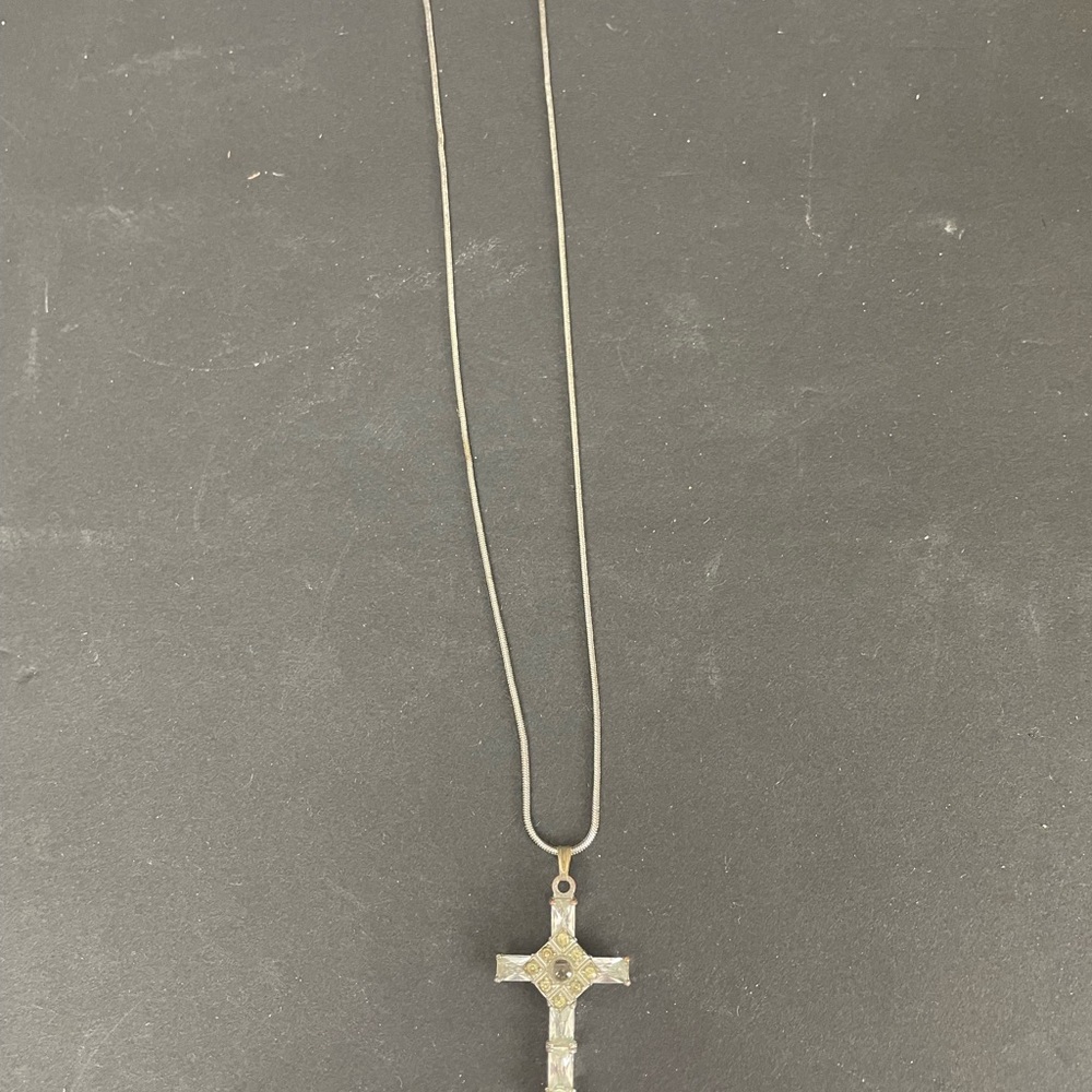 Avon Elegant Silver Cross Pendant Necklace